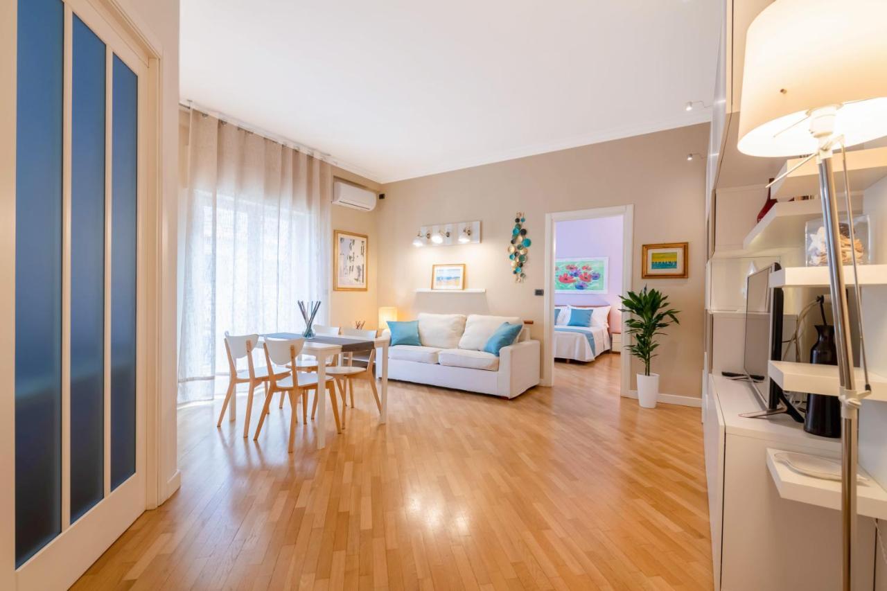 Modern Apartment To Relax In The City Center Bari Exterior photo